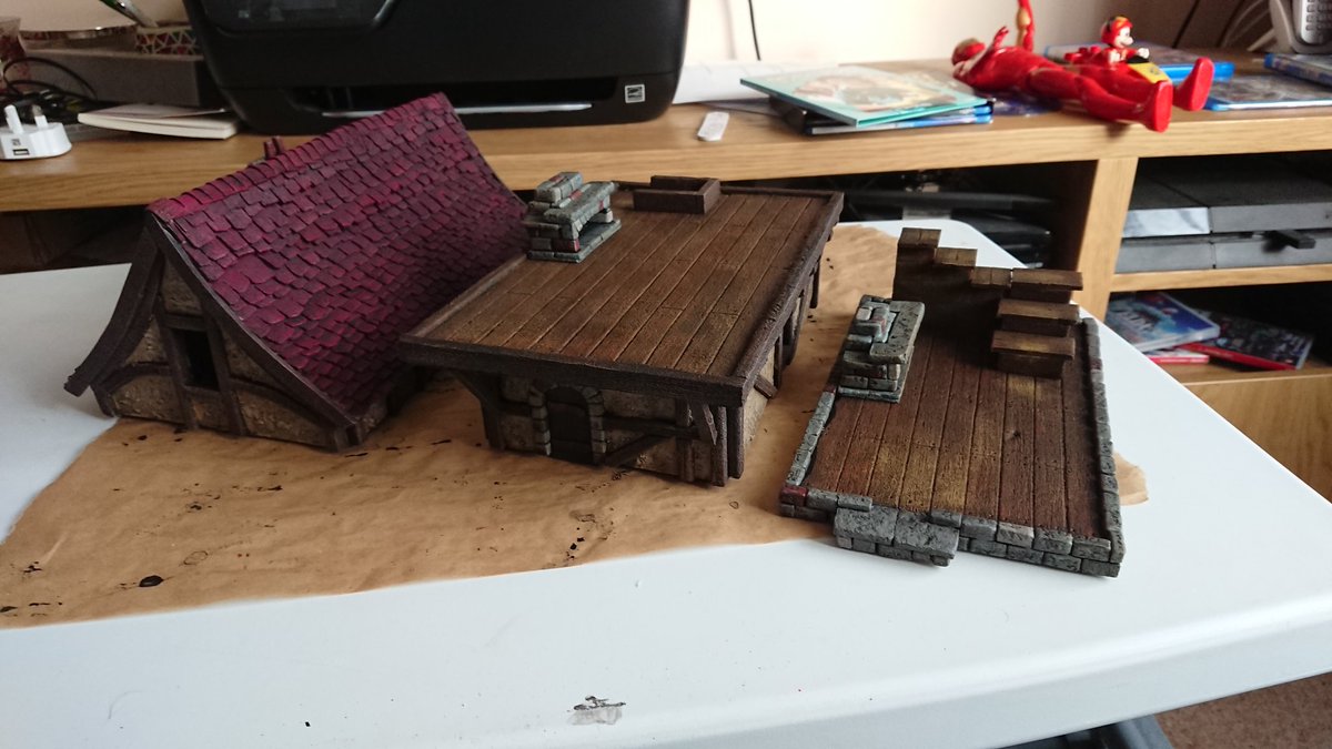 RScenics's tweet photo. The first build #1stbuild #townhouse #scenery #DnD https://t.co/uIbFpjvqKw