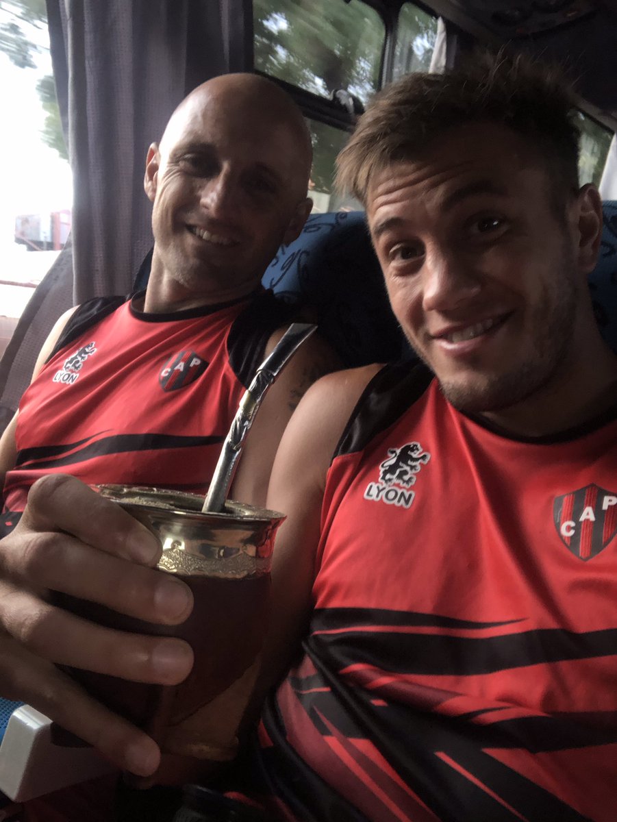 Un lindo recuerdo con un gran amigo del fútbol y la vida ¡! 
👨🏻‍🦲👀🤲