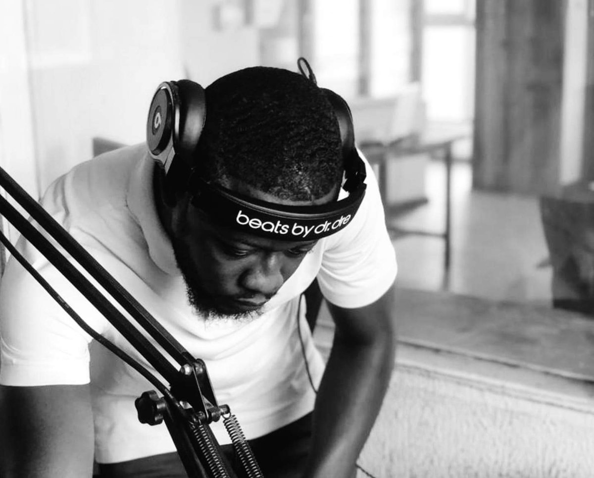 skyfm967's tweet photo. #Mashup967 is ((((live))))
Let's start the week right with @djfloppyGh(Award wining Scratch DJ) on the #Mashup967 as he serves you with Back to Back #AfroHits on your favourite station @skyfm967
Tell us your favourite #Afrotune
#wemakeithappen https://t.co/GA2VQKt5cI