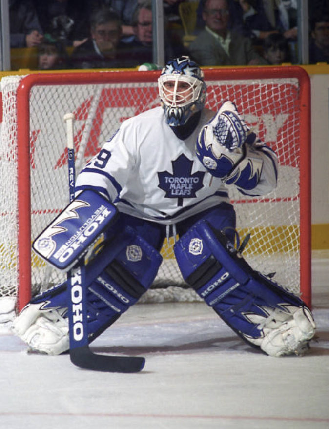 Textbook glove positioning - only the very elite understand this.