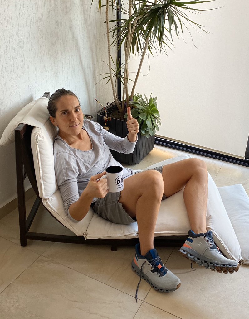 fabiolacorona's tweet photo. Day OFF! Relax, recovery and rest! 🍵@AWSportsSA #RunOnClouds #CloudHiEdge https://t.co/GSQdSLRbqx
