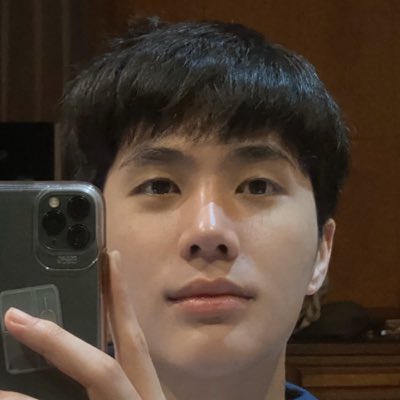เปลี่ยนรูปครั้งแรก🙂 #NewProfilePic