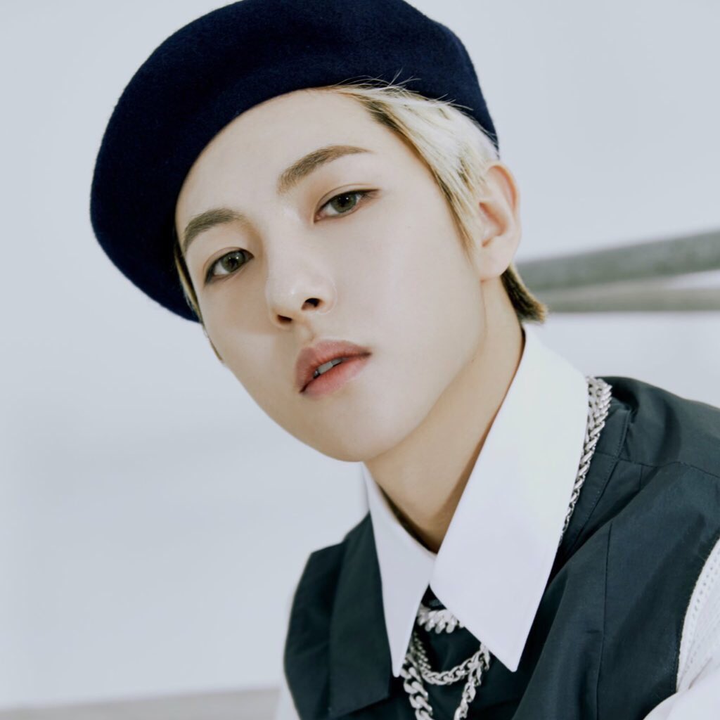 yizhrj's tweet photo. all im saying is what ive said and ive been saying #renjunpretty 💍💍💍 https://t.co/QAs6KfRyEL
