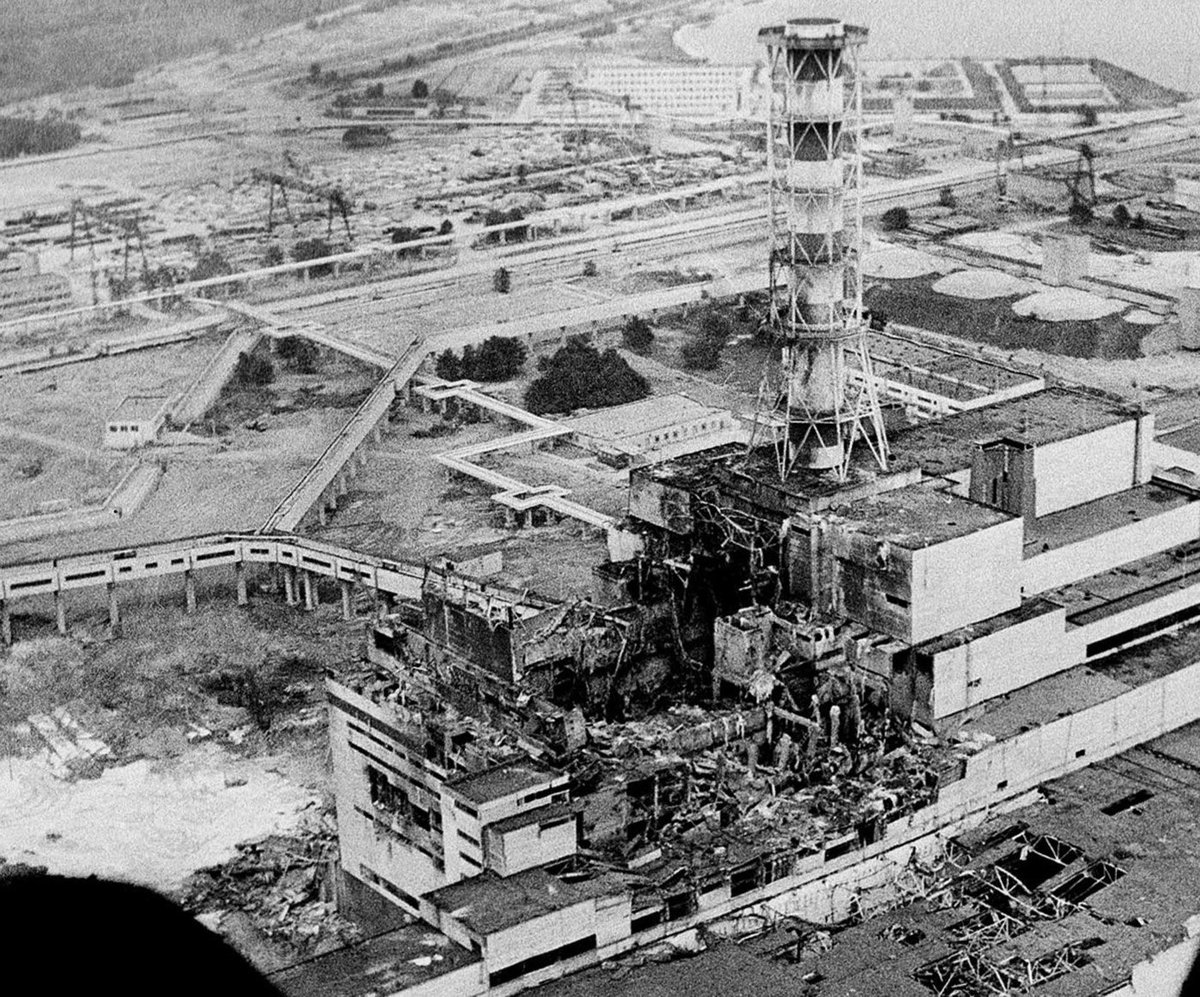 Mediavenir's tweet image. 🇺🇦 Histoire &amp;amp; Sciences : Il y a 34 ans, le 26 avril 1986, à 1h23, le réacteur n°4 de la centrale nucléaire de #Tchernobyl explosait accidentellement lors de la réalisation d’un essai technique, contaminant alors près des trois quarts de l’#Europe. #confinementjour41