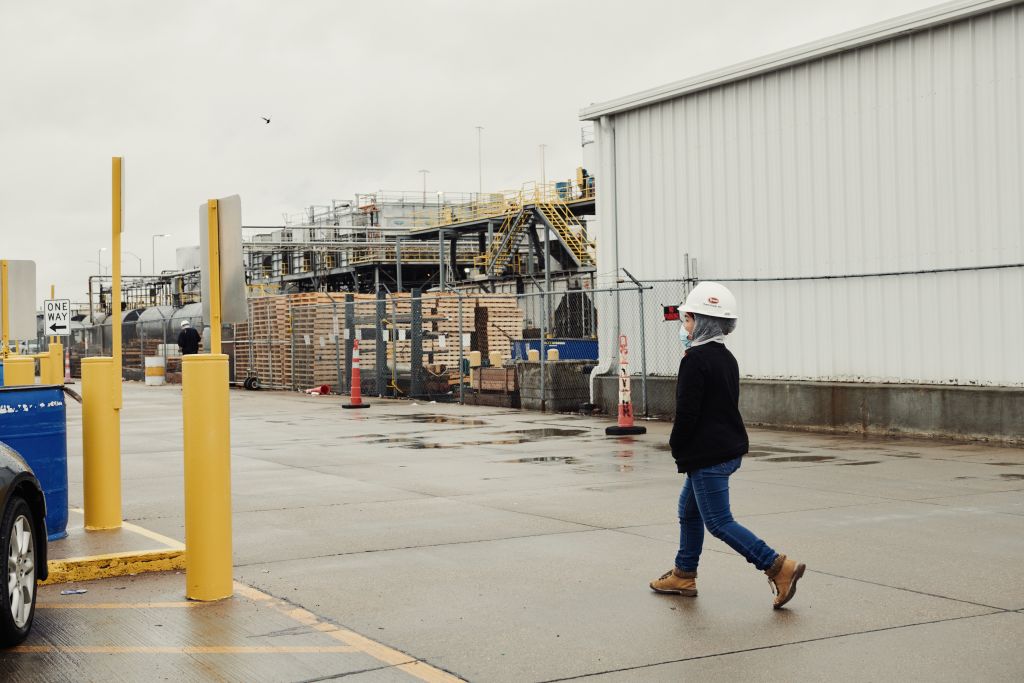 Compare that with the U.S.:Pork plants remain open.Navy shipbuilders are still running.Boeing is making employees come in.Many "essential businesses" continue to run as if nothing were amiss  https://trib.al/0joDceO 