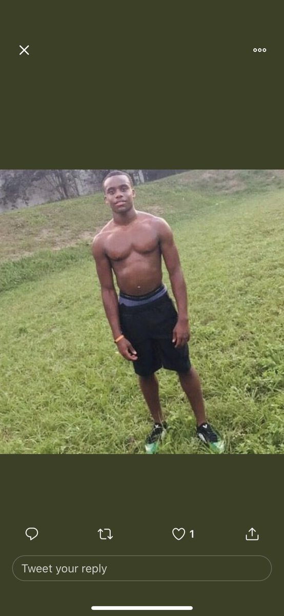 maccaiB1's tweet photo. Junior goals : maintain my GPA and raise it - and gain 10 pounds of muscle. https://t.co/qvWgmGj1Sg