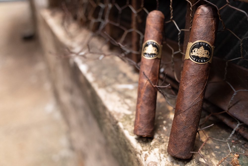 sundaycigar's tweet image. Great Question! Today’s Guest is @TheCrownedHeads Four Kicks Maduro! This is our 8th Episode in the Series and Episode #162 for NYS!!!