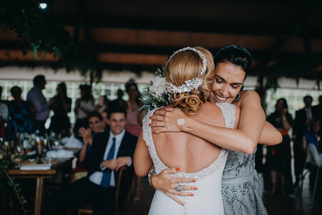 BLoleiro's tweet photo. Un día nos abrazaremos tan fuerte que todas las piezas rotas volverán a unirse... #volveranlosabrazos ..
..
.. .. .. @tenerifemoda  #byloleiro  #tenerifemoda  #tenerife  #sombrereria  #diademasboda  #weddinglook  #tocados #sombreros #pamelas #complementos  #modaespaña https://t.co/gaA9IDHa6F