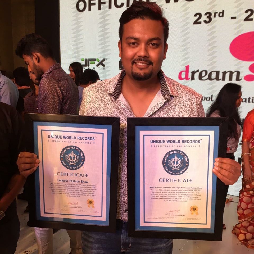 utsavfx's tweet photo. #NewProfilePic longest fashion show World records. https://t.co/uPJ5rh4pKK