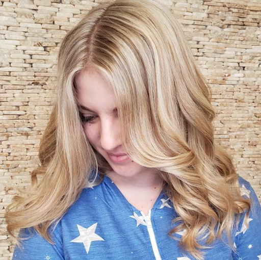 TeddieKossofs's tweet photo. Blondes don’t worry we hopefully will be in the salon soon! Hopefully, everyone is staying safe 🙌🏼
Color by:@colorby_megan7484
Styles by: @stylebyledi_a
#teddiekossof #teddiekossofsalonspa #glenbrook https://t.co/0kjDBSvHhB