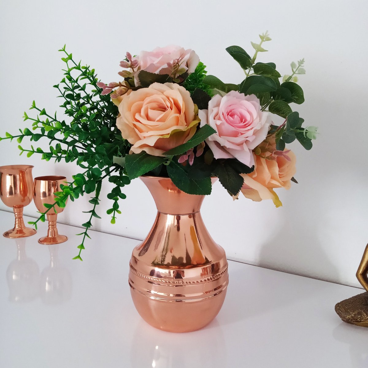 CobreArte's tweet photo. Passo tantas vezes perto dessa floreira que não a vejo mais rsrs, hoje resolvi tirar uma foto dessa coisa linda. ❤️

#cobreearte #cobréarte #floreira #vasodecobre #cobre https://t.co/rarOEEGaAF
