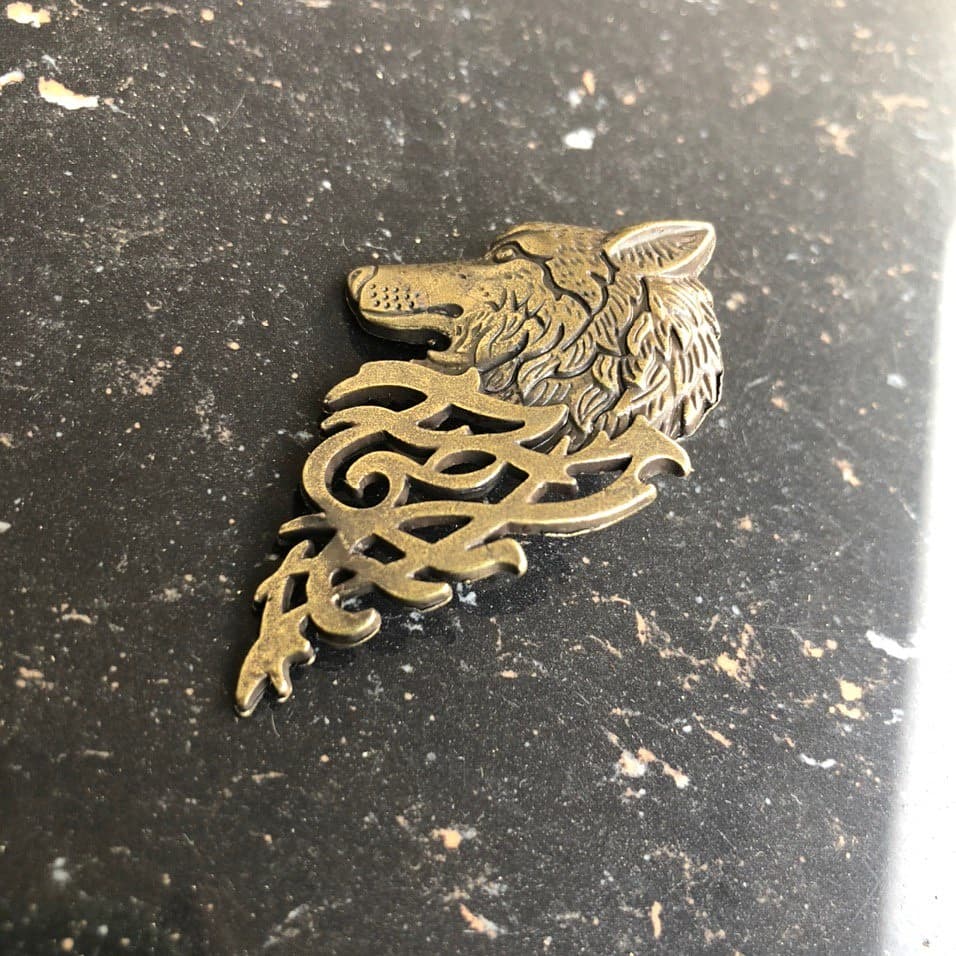 ishopwithHD's tweet photo. Last piece Standing from Our House of Stark Brooch Pin Collection.

A Thousand ₦aira. 
#brooch #GOT #accessories #menfashion https://t.co/HQKBMq8jUE