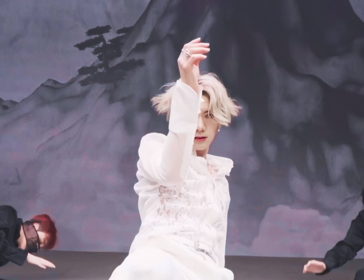 ขอพิมพ์อะไรที่มันงดงามชั้นสูงเกินบรรยายหน่อย เตนล์