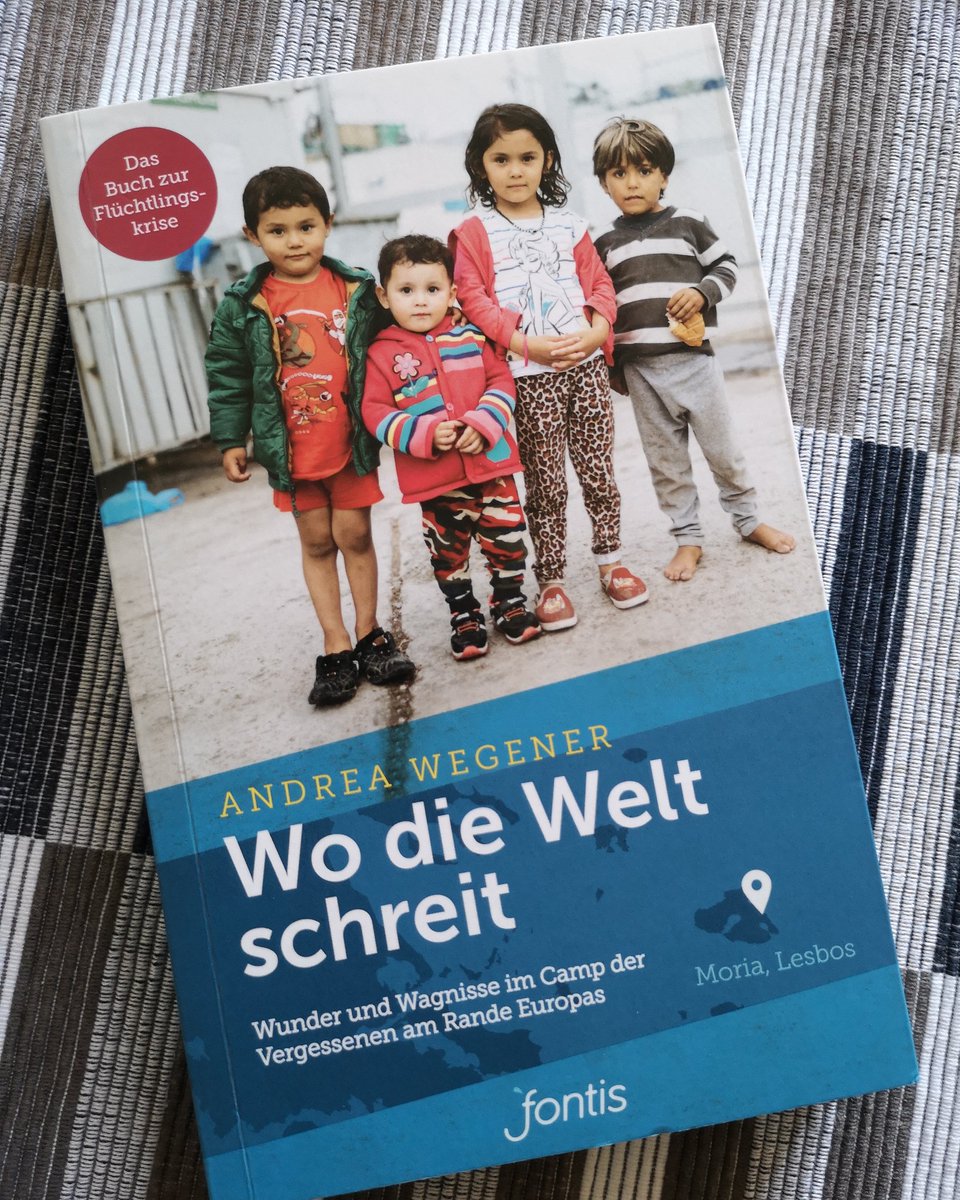 UlrichMang's tweet photo. "Sie alle [die Flüchtlinge] wünschen sich, mit ihren Bedürfnissen wahrgenommen zu werden. [...] Sie haben Träume und Hoffnungen für die Zukunft.

Genau wie wir."

Ein Buch, das berührt und den aktuell fast vergessenen Menschen eine Stimme gibt.

#Lesetipp
#buchzumsonntag https://t.co/XAX5Kw4PRy