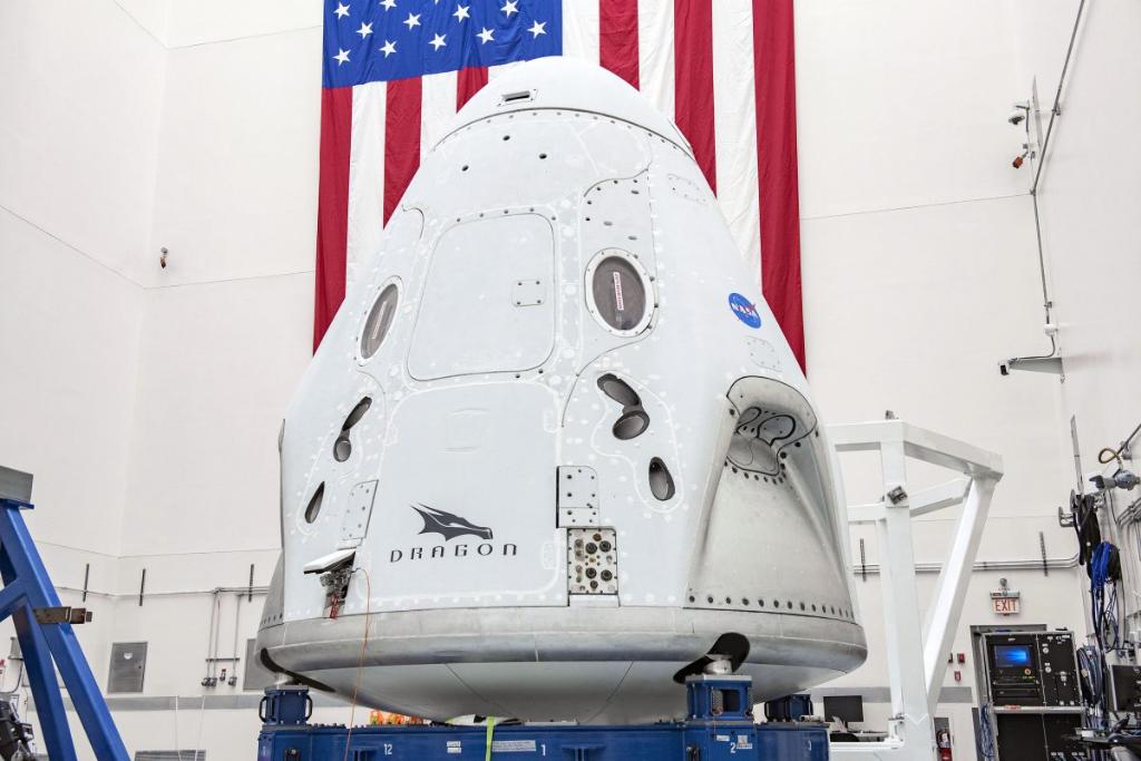 NASAKennedy's tweet photo. A new era of human spaceflight is set to begin as astronauts once again launch from American soil to the @Space_Station.

@AstroBehnken and @Astro_Doug will fly on @SpaceX’s Crew Dragon spacecraft, lifting off on a Falcon 9 🚀 at 4:32 p.m. ET on May 27: https://t.co/Pk9yR97KwH https://t.co/ZzqJHgWuEL