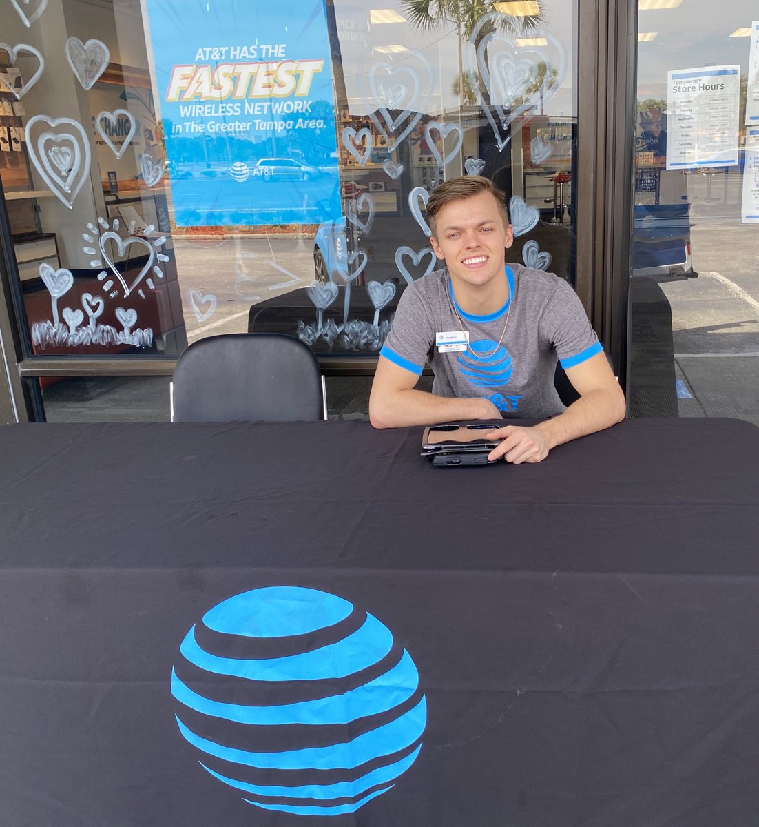 JaredW_813's tweet photo. Back to business at University! Our doors are open and we are ready to demo 🔥 @team_oselett @Bri_Cowell @Garrett_813 @khristian_813 https://t.co/k7eZiGjSDa