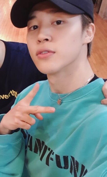 Things that make me happy.Jimin in a snapback.A boyfriend thread. @BTS_twt