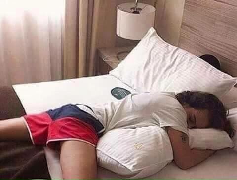 lastly, have a cute pic of harry sleeping and being adorable! 