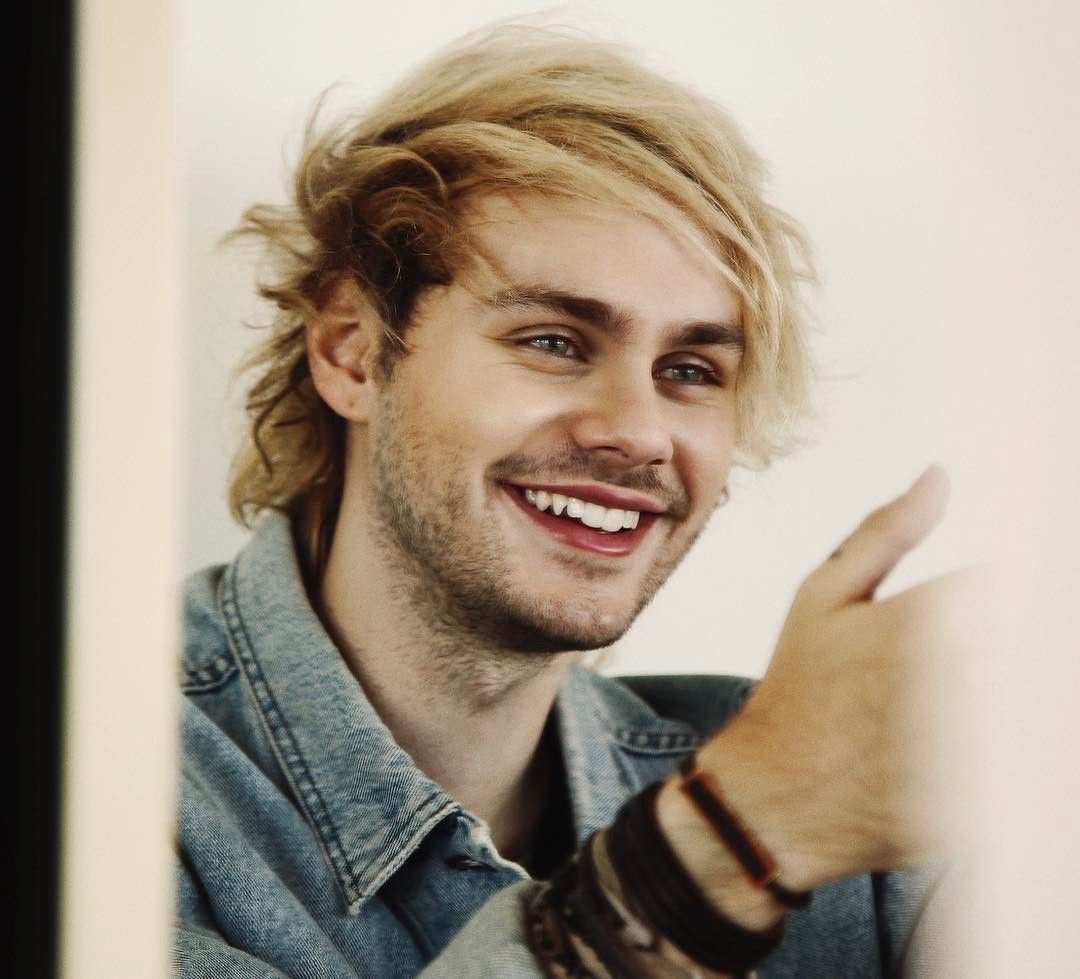 So since everyone is so negative on here, I though I would do a thread of  @Michael5SOS being happy because that’s the only Way we should make him feel