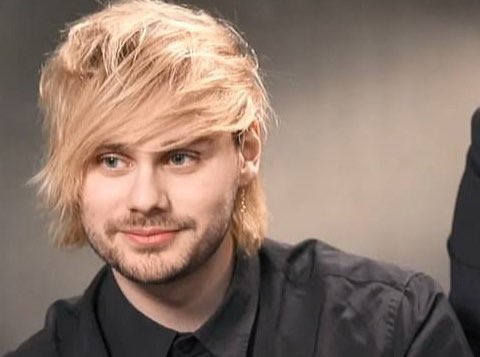 So since everyone is so negative on here, I though I would do a thread of  @Michael5SOS being happy because that’s the only Way we should make him feel