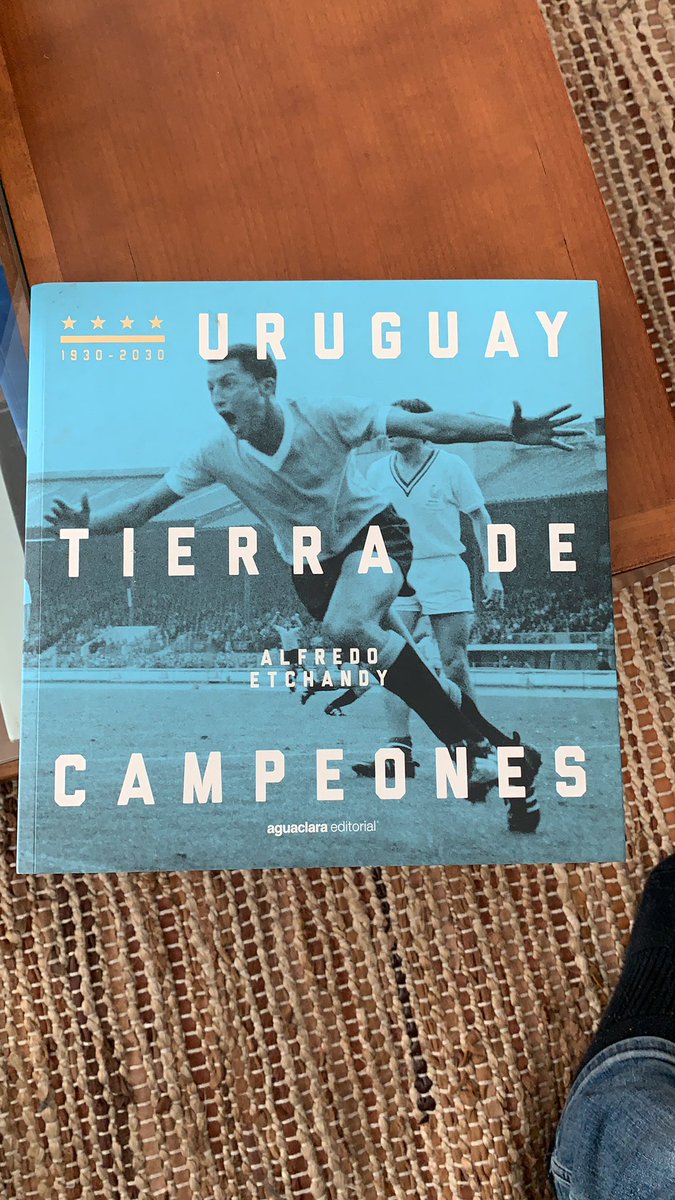 nchiap's tweet photo. Acepto el reto de @FedeAbella1 
1- sube la portada de un libro
2- no digas por qué
3- nomina a 6 personas @apresa @MBomsztein @jordi_botifoll @sstranieri @andressergiox @martinorama https://t.co/roDXWi2Cse