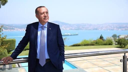 Herkes 
#BirİstanbulFotoğrafıBırak’ıyor, 
Ben de İki İstanbul Fotoğrafı Bırakıyorum, buyurunuz.