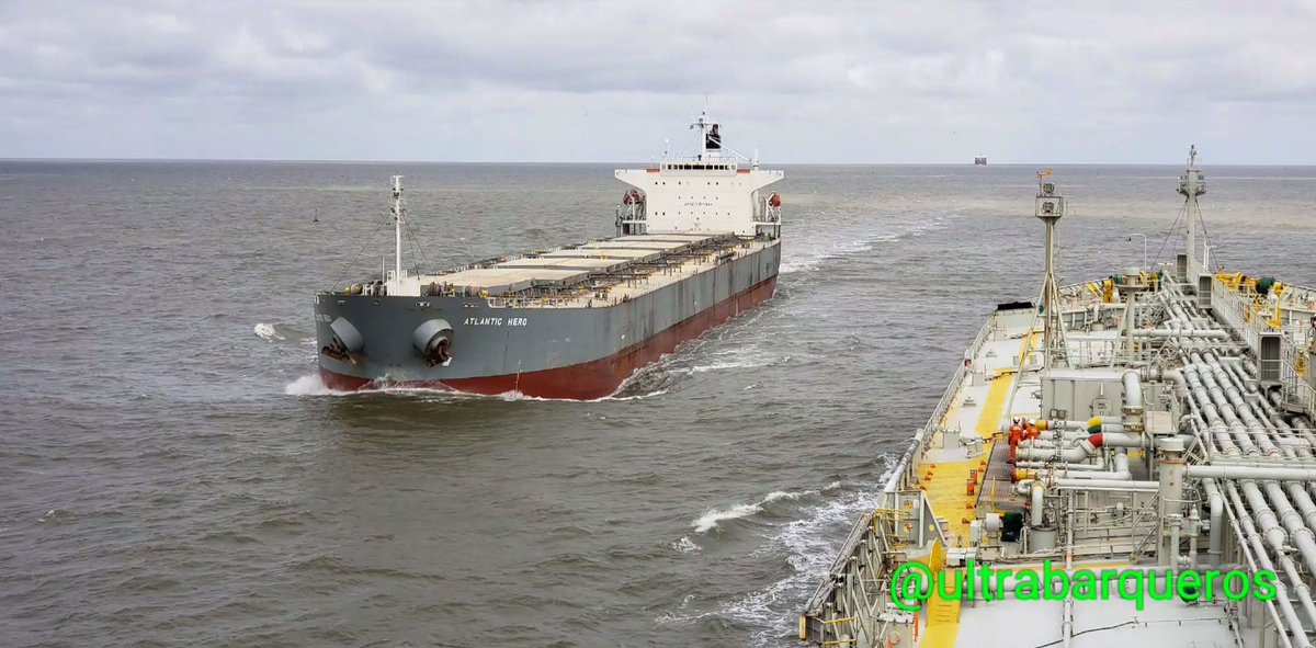 UltraBarqueros's tweet photo. Bulk Carrier Ship "ATLANTIC HERO" #MeetingArea #PuntaIndioChannel #RioDeLaPlata #Argentina - Photo taken on board Crude Oil Tanker Ship "CABO VIRGENES" - 23.10.2018 - 10:06 Local Time
#BulkCarrier #BulkCarrierShips #ultrabarqueros #ultrabarqueros2 https://t.co/rFA3sBuMEc