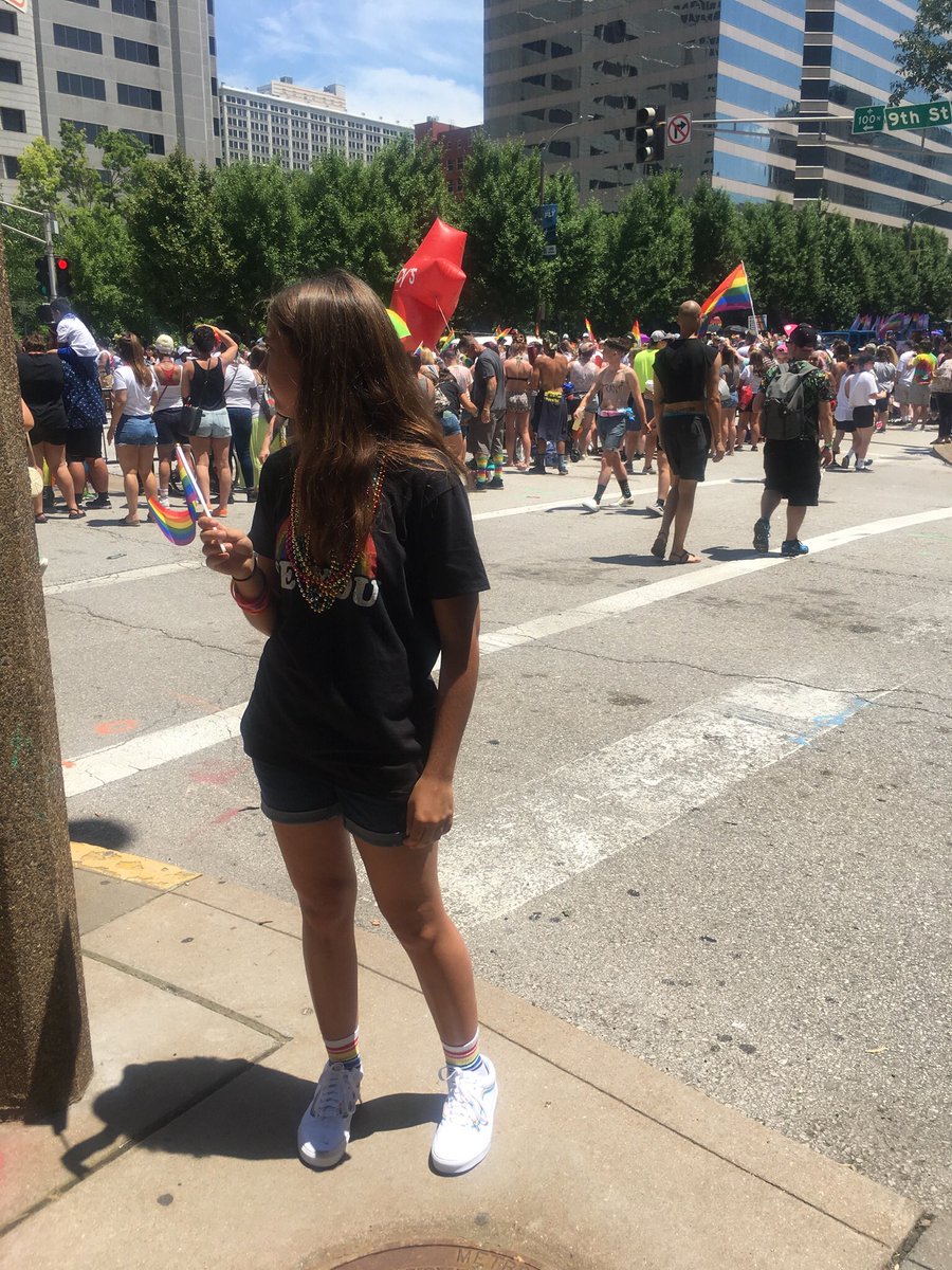 JennaBerger18's tweet photo. Throwback to my first pride 🏳️‍🌈💜#LesbianVisibilityDay #weareLGBTQ https://t.co/TqB8ajEGKx