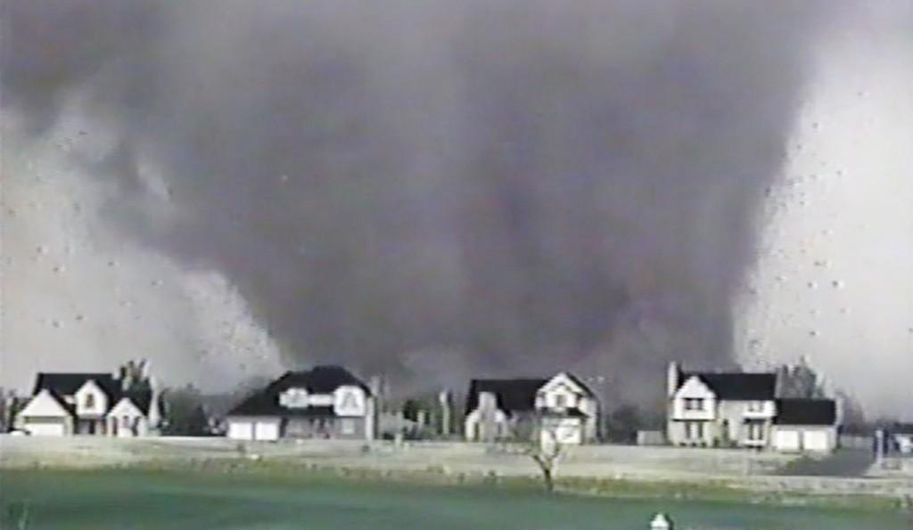 JulieMM's tweet photo. I had just started at The Eagle a few months before the Andover tornado in 1991. It was a scary and terrible time for many Kansans. 

@StanFinger and @beccytanner wrote this story in 2016: 

https://t.co/4do1mYuAS0

#OTD #KSwx #OnThisDay #Kansas https://t.co/pFrL625VBc