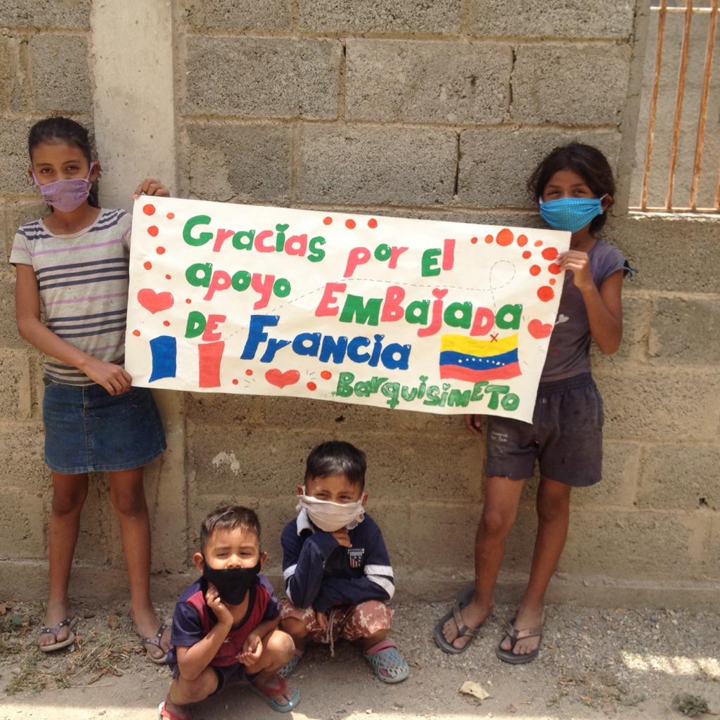 meals4hope's tweet photo. la solidaridad nos une como pueblos, nos hermana. Desde @mapanivzla @preparafamilia y @meals4hope ... agradecemos a la @EmbaFrancia por el apoyo solidario a ntos proyectos comunitarios de alimentación/nutrición, gracias por ayudar a construir espacios de dignidad
@susanaraffalli https://t.co/V8UQ0RWcNK
