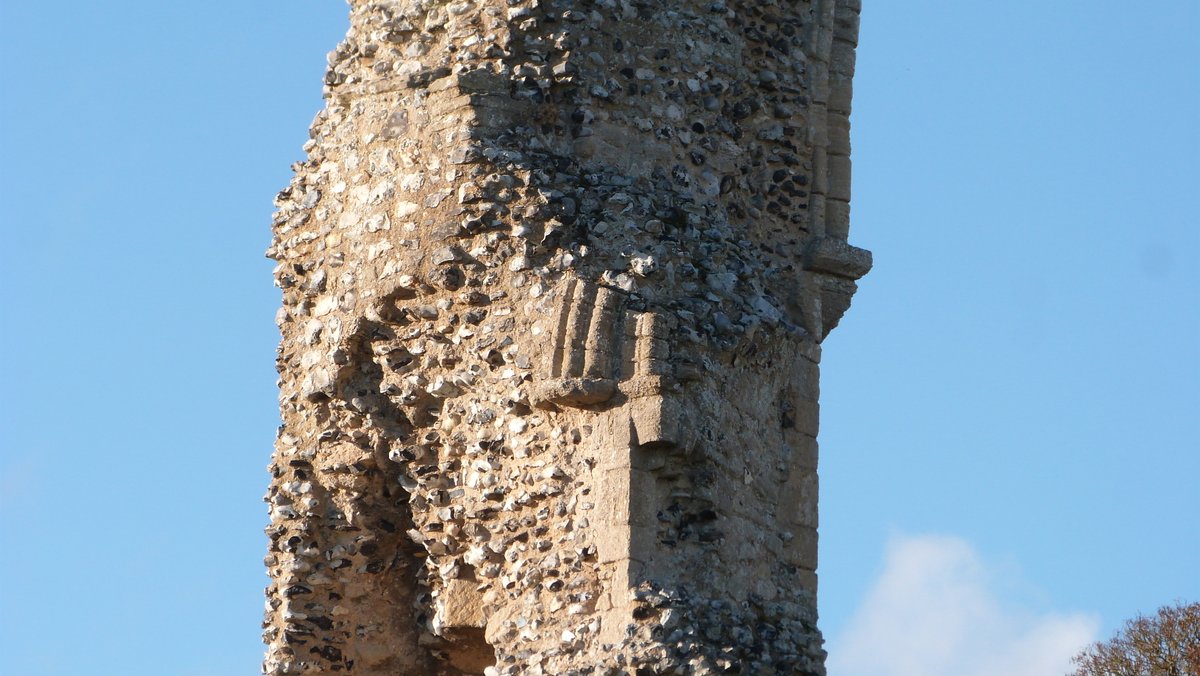 The Cluniac Priory is one of those East Anglian jobbies where stone is at such a premium round here finding anything that isn't just a big lump of wall core is a bit of a challenge