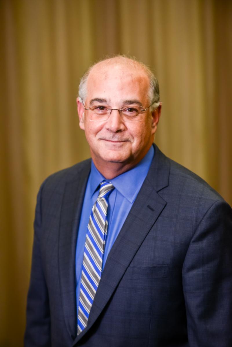ASCRS_1's tweet image. We are saddened to announce that our immediate @ASCRS_1 past-president Dr David Margolin passed away peacefully, surrounded by family, after a heroic battle with lung cancer. To the end, he remained a leader, friend, and master surgeon with unparalleled dedication to his patients