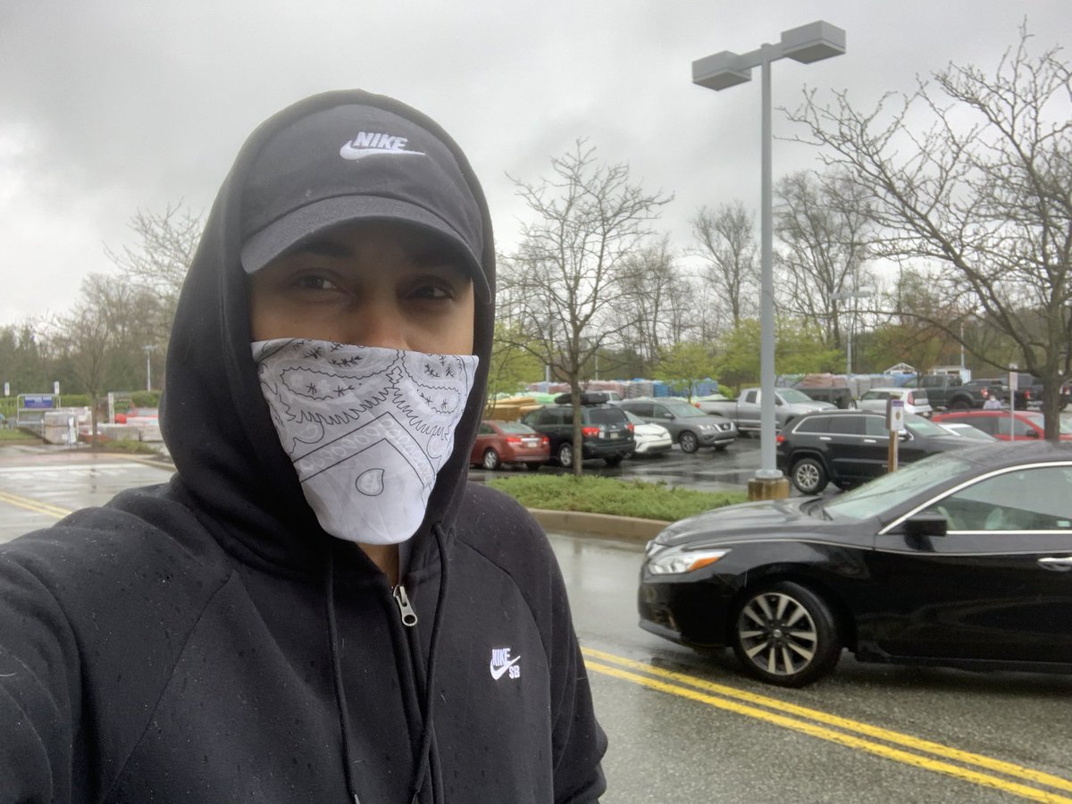 BeastlyGt's tweet photo. Going into a store wearing a mask is a direct violation of section 1 of the  “Things Black People Shouldn’t Do” handbook 😬 #blackmanproblems https://t.co/sh190qVmlk