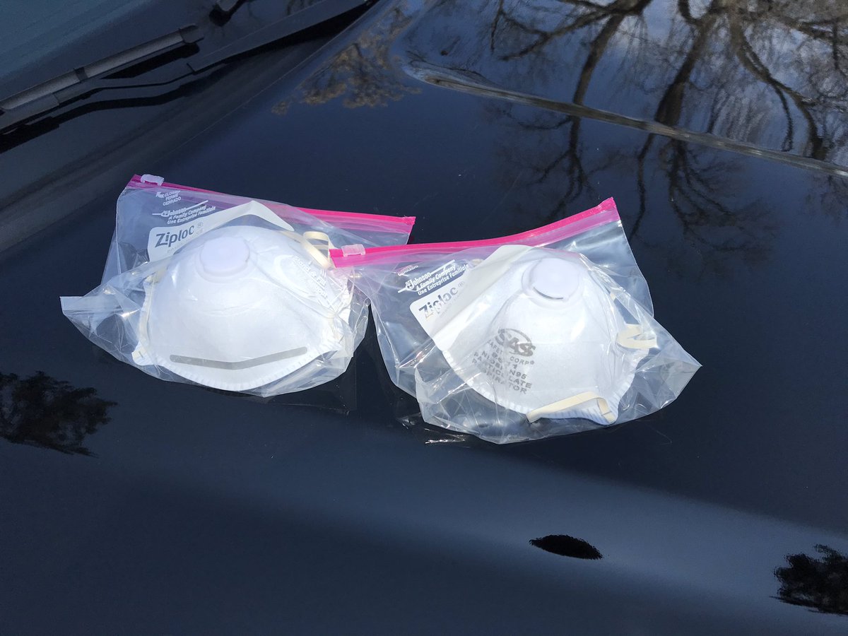 BPD_MN's tweet image. The citizens of Bloomington consistently take care of each other and their Officers! Officer Vue was on a call on the east side of Bloomington when a unrelated citizen who is a physicians assistant gives 2 N95 masks to him because she had 2 extra! #Bloomingtonstrong