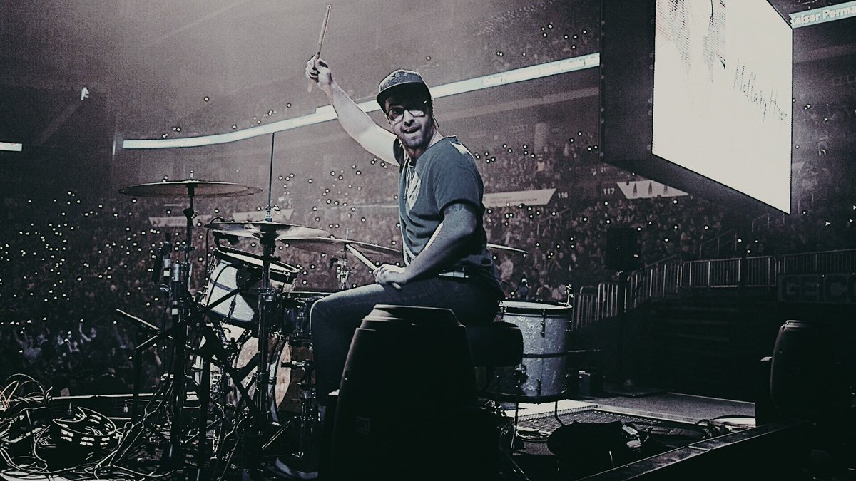 thebrianquick's tweet image. Post a picture of you playing today and tag me! I want to see your most epic performance pics! ❤️❤️