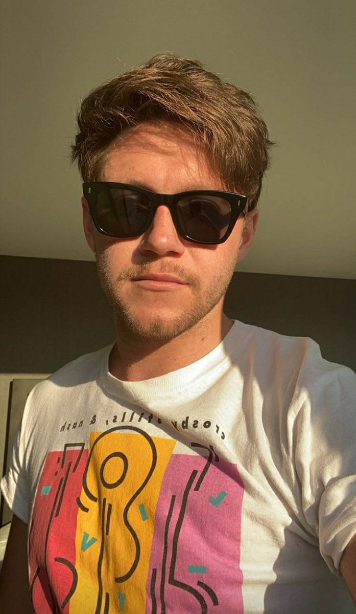 dailynialIpics's tweet photo. golden hour, golden man https://t.co/Loup0GRgPv