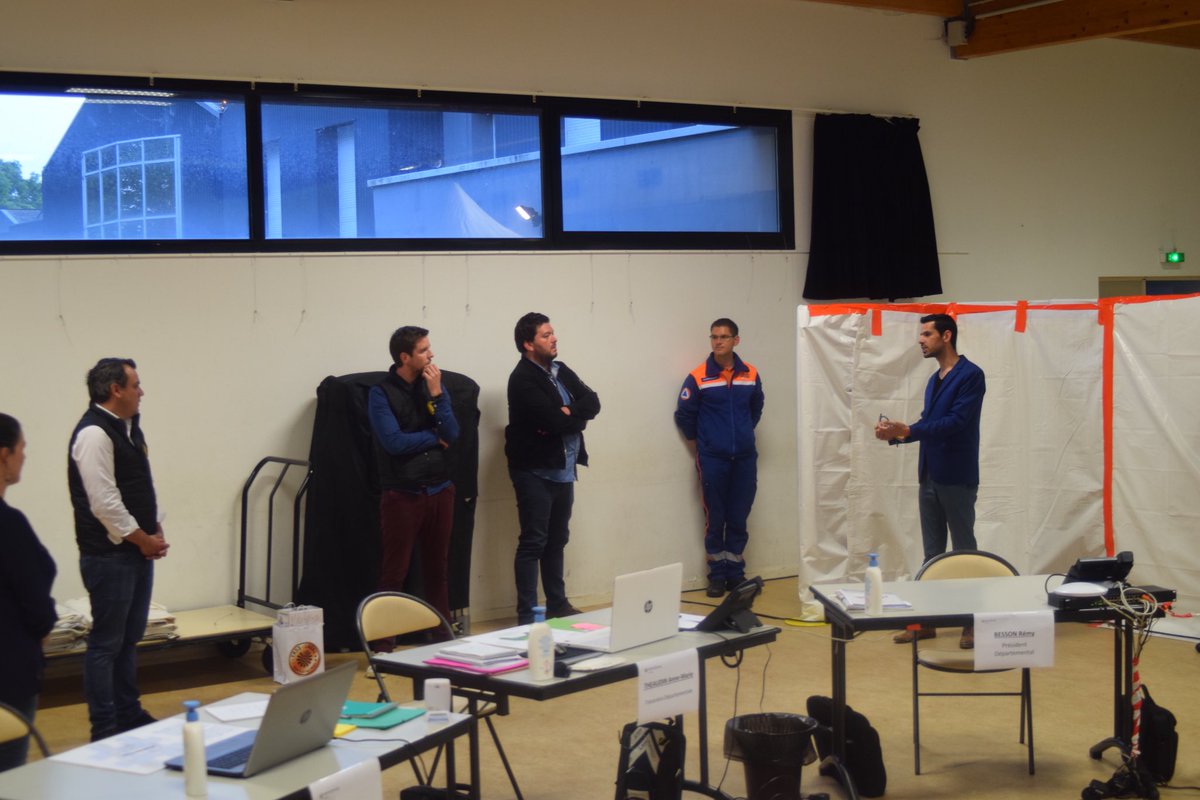 ProtecCivile53's tweet photo. 🙏[MERCI]🙏
#Merci à l’association #TableRonde #Mayenne #TR53 pour la remise de 4 tensiomètres, et pour le #Soutien et les #Encouragements  envers notre structure et l’ensemble de nos #Bénévoles/#Réservistes ! 
— 
🔹VOUS AUSSI SOUTENEZ-NOUS : 
 https://t.co/icuIYNoY7T https://t.co/hHJ9hEo6Ju