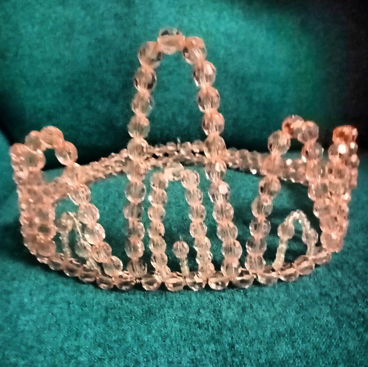 nam_jewelry's tweet photo. When boredom strikes, creativity takes over 💁‍♀️👑
#crystalbeadedcrown
#creativeweirdo
#beadwork
#lockdown🇿🇦 https://t.co/KgD6UZA5DA