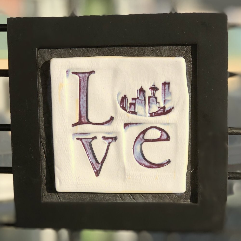 pike_place's tweet image. Mother’s Day is in 14 days! Surprise Mom with a handmade gift from the Market. 160+ Pike Place Market businesses have online stores. Start shopping 👉 PikePlaceMarket.org/ShopOnline

#PikePlaceMarket #SupportSmallSeattleBiz #MothersDaygifts