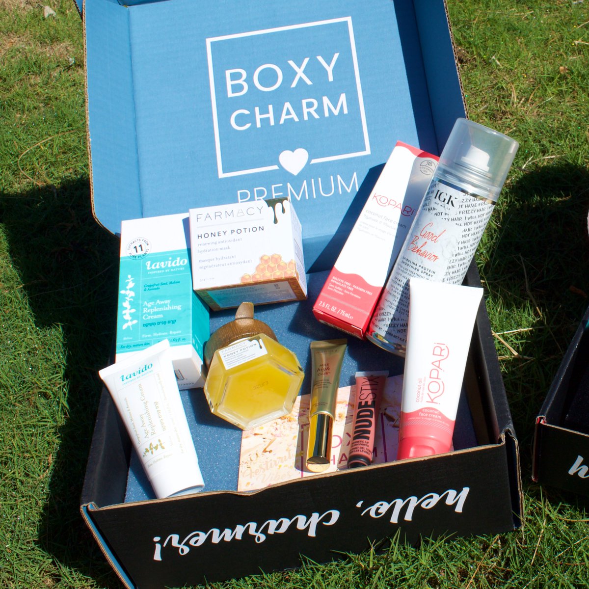 mireyatips's tweet photo. Loving my @boxycharβs Premium box from this month to welcome spring β¨πΈπ and got lucky this time π€ππ» #BoxyCharm #boxyflipsit π€ https://t.co/gZPBtrBksh