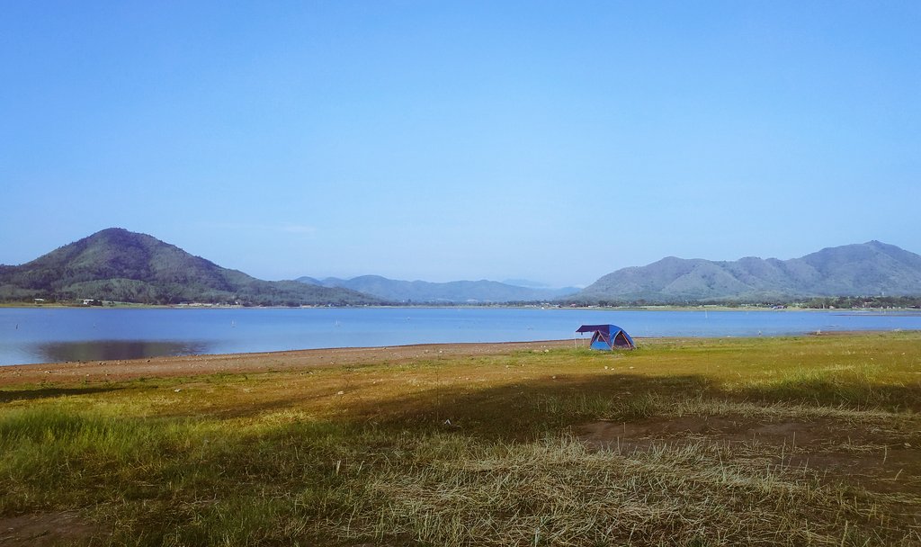 Stillinthe3arth's tweet photo. อยากไปอะโลนแคมป์อีก
เหงาๆ แต่ก็หนุกดีย์
#needcamp https://t.co/xGVgJv19Xl