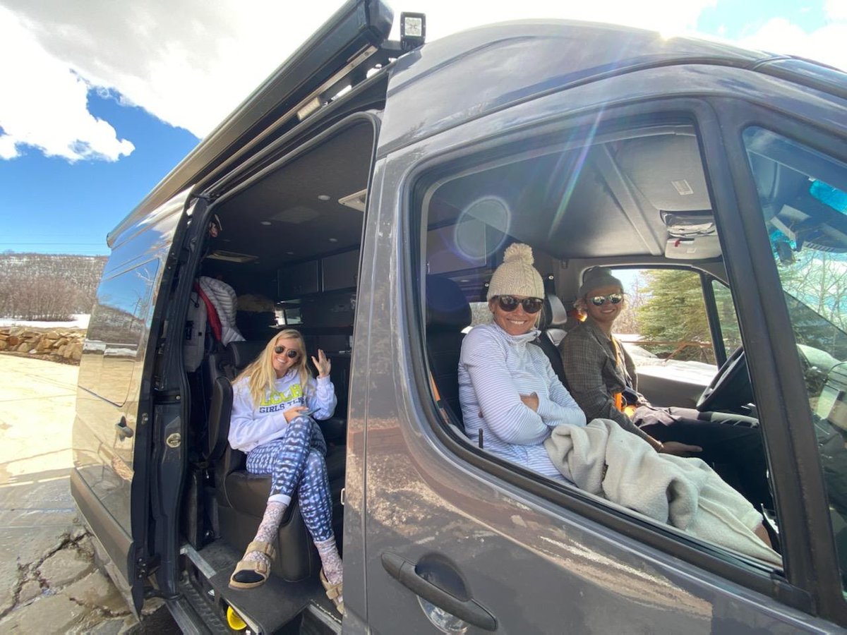 rbcomp's tweet photo. Delivering smiles is what we do #rbcomponents #rbadventurevans #fun #friends #family #sprintervan #sprintervanconversion #getaway #outdoors #getoutside https://t.co/yMbMvF1Hth