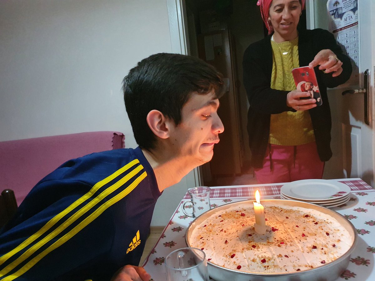 Erdinylmaz12's tweet image. Doğum günümü kutlayan herkese çok teşekkür 😊