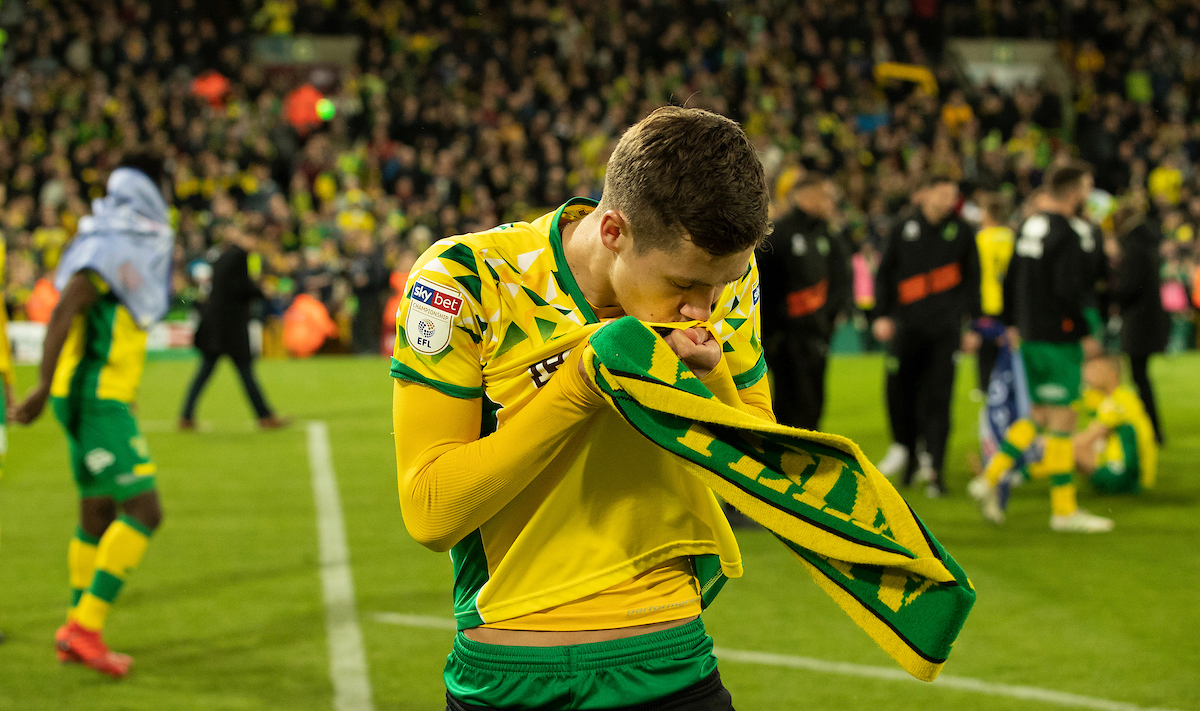 NorwichCityFC's tweet photo. Reliving that promotion feeling one year on... 🙌

💛 #OnThisDay 💚 https://t.co/biQ86vG34Q
