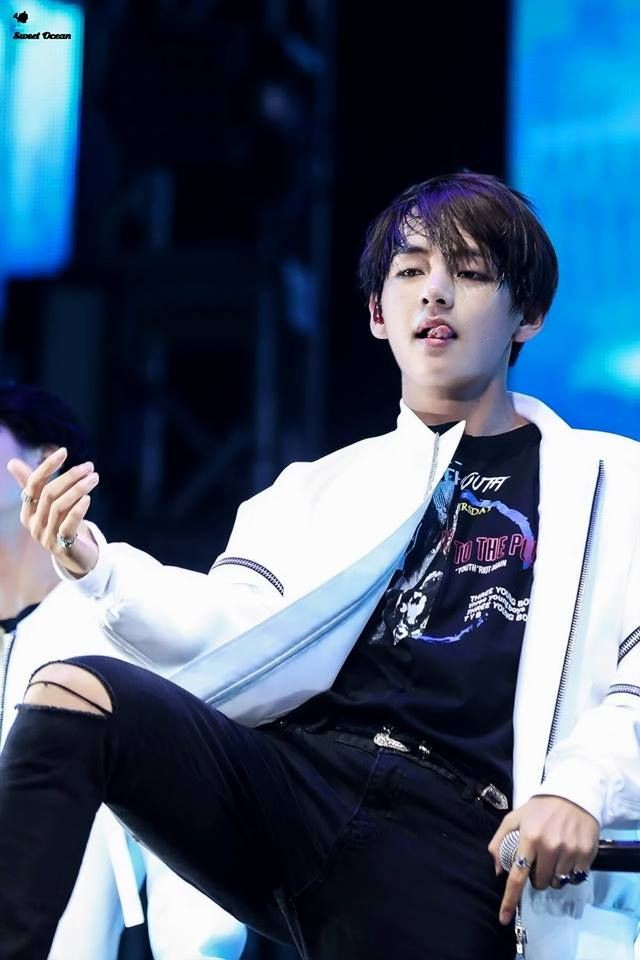 TAE STICKING HIS TONGUE OUT AND BEING A DIRTY LITTLE PIECE OF ART