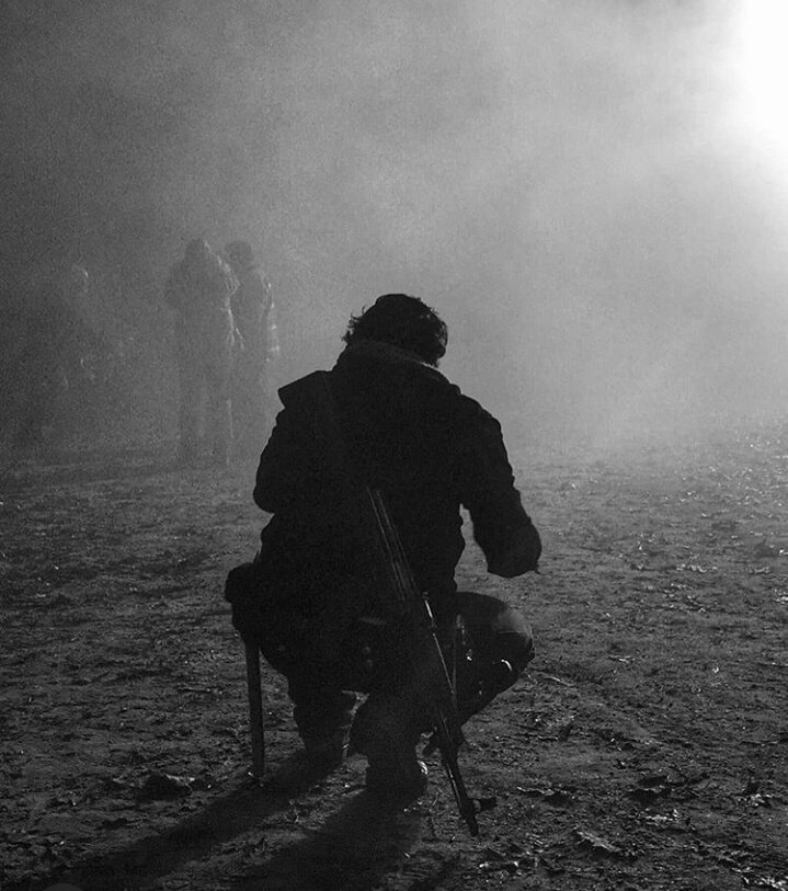 DarrenHamill16's tweet photo. "THE WOODS ARE LOVELY, DARK AND DEEP.BUT I HAVE PROMISES TO KEEP, AND MILES TO GO BEFORE I SLEEP" #robertfrost
#rickgrimes #AndrewLincoln #timetocomehome #ifoundthem #thenewworldneedsrickgrimes #twd https://t.co/Xbe9kUtCc8