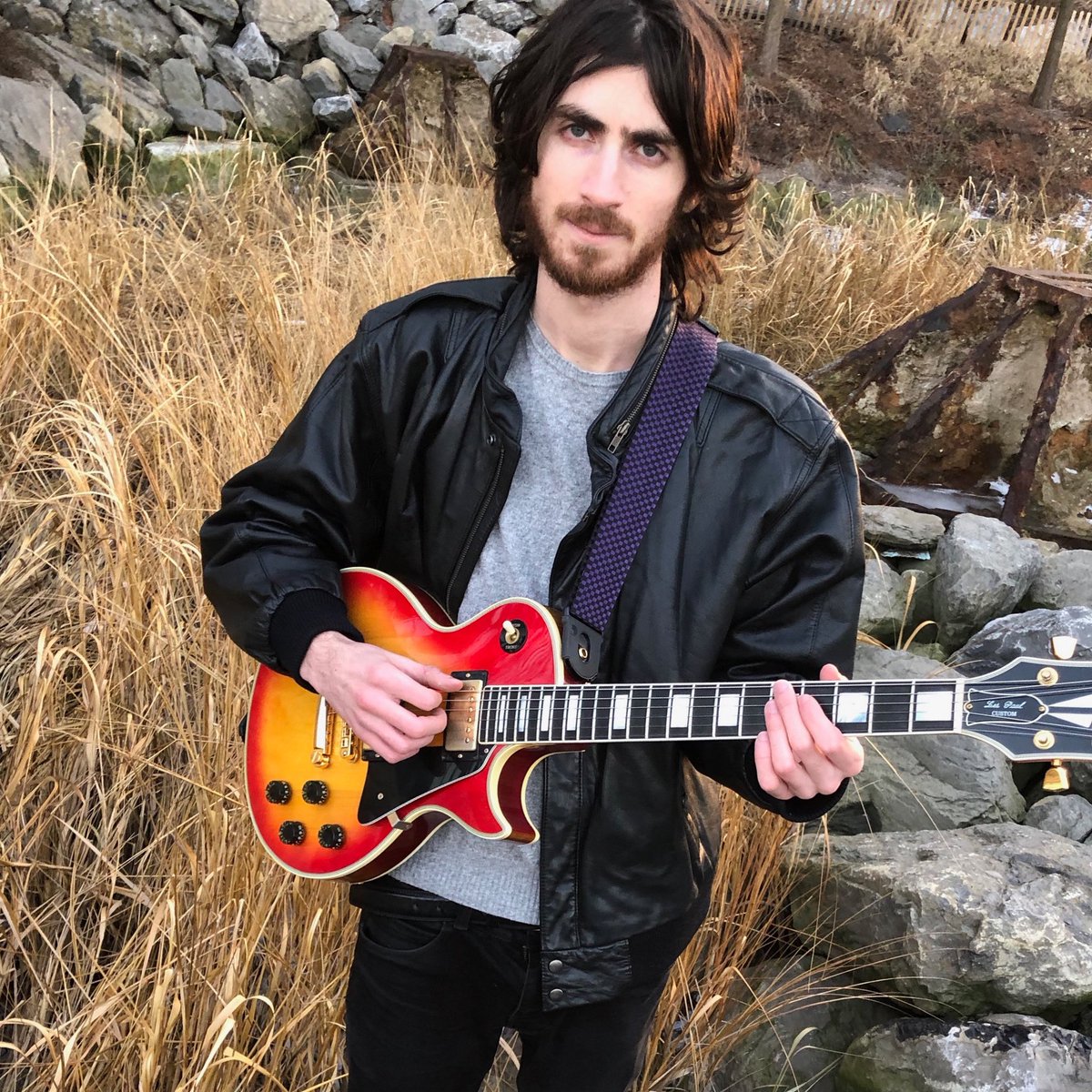 ProInHome's tweet image. Meet the teacher! 🎶🎸 
⤵️
Warren is a multi-instrumentalist and composer based in Brooklyn, New York. Warren teaches acoustical and electric guitars, and also beginner piano. #onlinelearning #music #learnguitar #QuarantineParenting