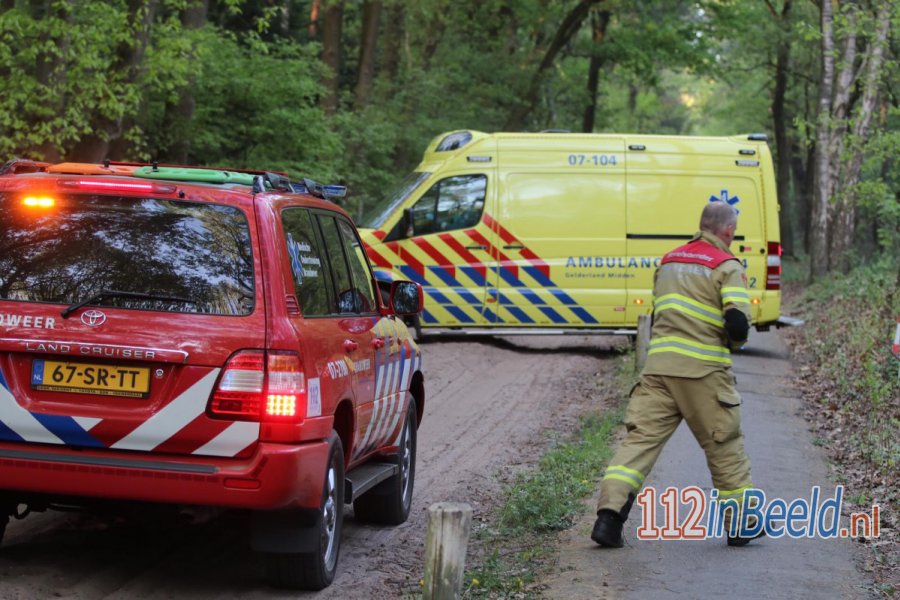 Mountainbiker gewond bij valpartij in bos #Ede. 112 in Beeld.