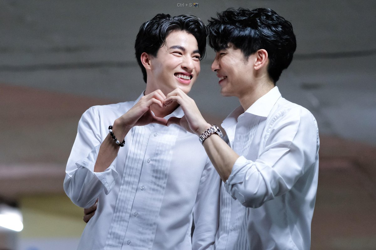  a thread of mewgulf in wuv  #wuvแปลว่าlove