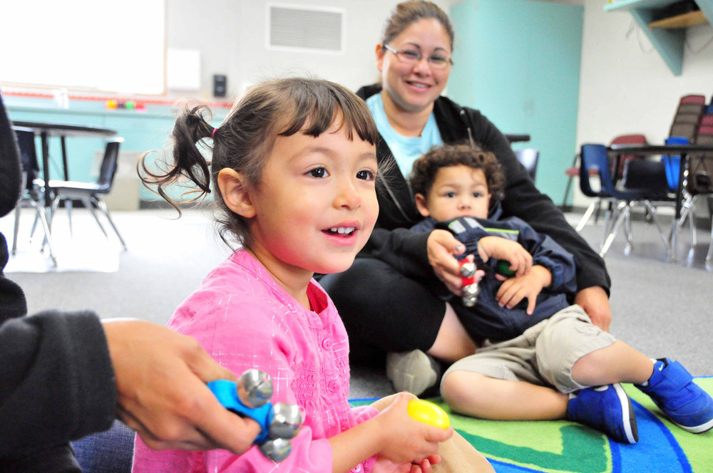 first5monterey's tweet photo. #DYK Songs help build security and confidence? Songs in your daily routine help children transition from one thing to another. Your child thinks you have the BEST voice! #TalkReadSingPlay
Learn more how #music plays an important part in children's lives: https://t.co/QJXMMae3Ke https://t.co/YvqTs0YyIH